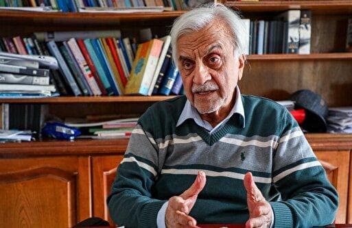 جاه‌طلبانِ منحرف از خوارج هم بدترند/ حداقل خوارج به انحرافشان اعتقاد داشتند، اینها که هیچ اعتقادی ندارند/ صداوسیما در اختیار همین جاه‌طلبان است/ می‌خواهند ایران فدا شود تا به جاه و مقام برسند/ گفتند ۷۰۰ صفحه برنامه داریم؛ ۷۰۰ صفحه سفید یا سیاه؟! / پزشکیان را می‌زنند تا ریاست‌جمهوری را در دست بگیرد؛ خیال خام دارند!