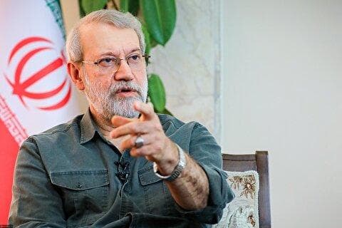 علی لاریجانی: در شورای دفاع موضوع خریداری تجهیزات جدید هم مطرح شد / تکیه‌ی ما بیشتر بر مسائل داخلی است، ولی از کمک‌های دیگران هم استفاده می‌کنیم / در حوزه‌ی پدافند و رادارها یک نقایصی داشتیم که الان در این امور متمرکزند و دارند کار می‌کنند / در بخش‌های امنیّتی هم اشکالاتی وجود داشته که جلساتی هم در این زمینه دارد برگزار می‌شود