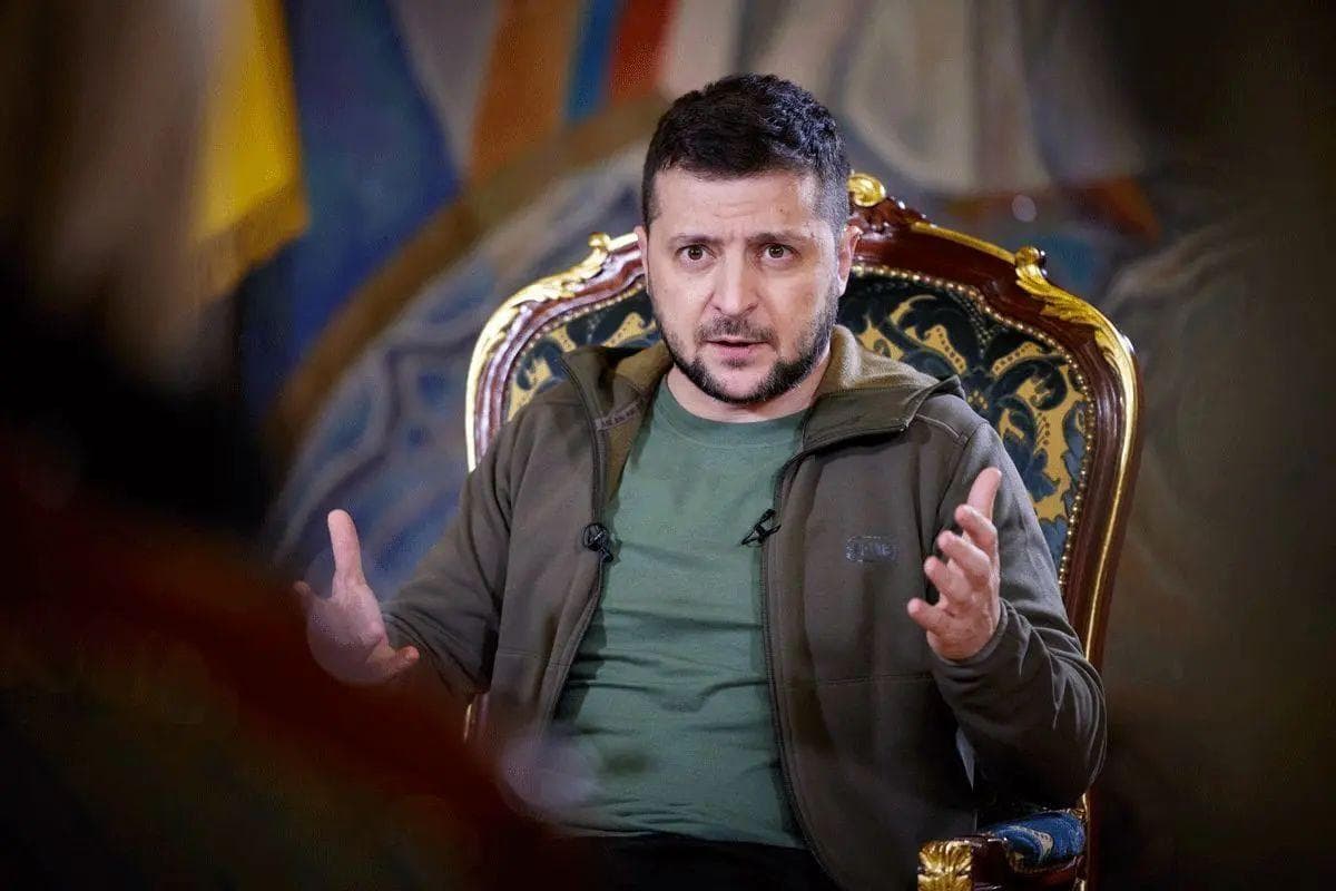 زلنسکی: امروز ما از سلاح‌های دوربرد تولید داخل استفاده می‌کنیم؛ صادقانه بگویم، مدتی است که درباره این مسائل با آمریکا گفت‌وگویی نداشته‌ایم/ اوکراین اکنون می‌تواند بدون نیاز به هماهنگی با واشنگتن، عمق خاک روسیه را هدف قرار دهد