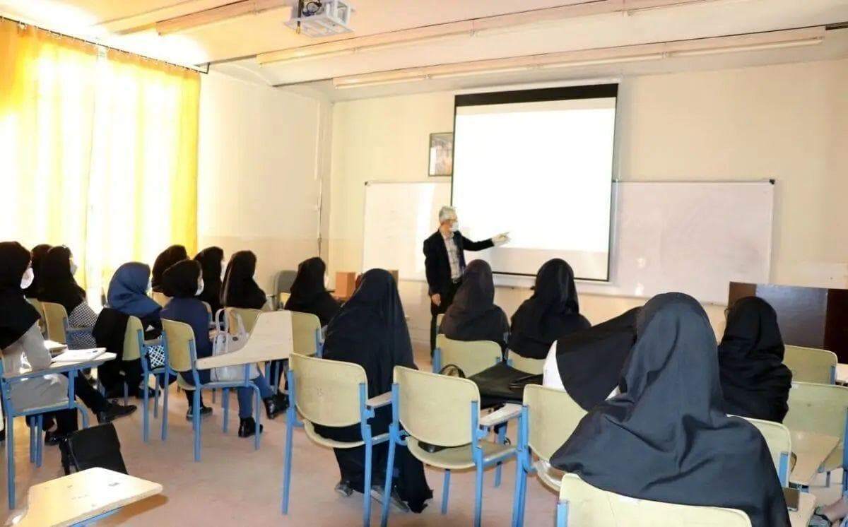 معاون وزیر علوم: سال تحصیلی جدید از هفته سوم یا چهارم مهر ماه، به صورت حضوری آغاز می‌شود