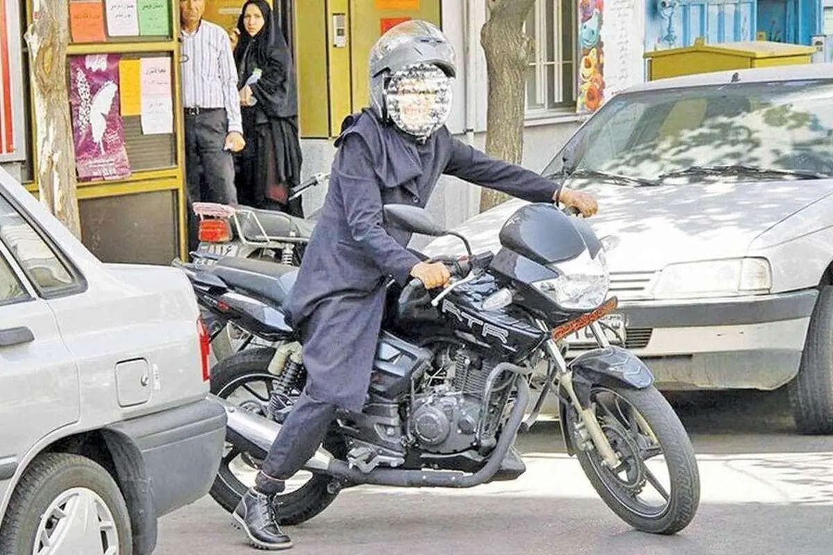 پلیس راهور: در حال حاضر صدور گواهینامه موتور سیکلت برای بانوان در کشور ممنوع است