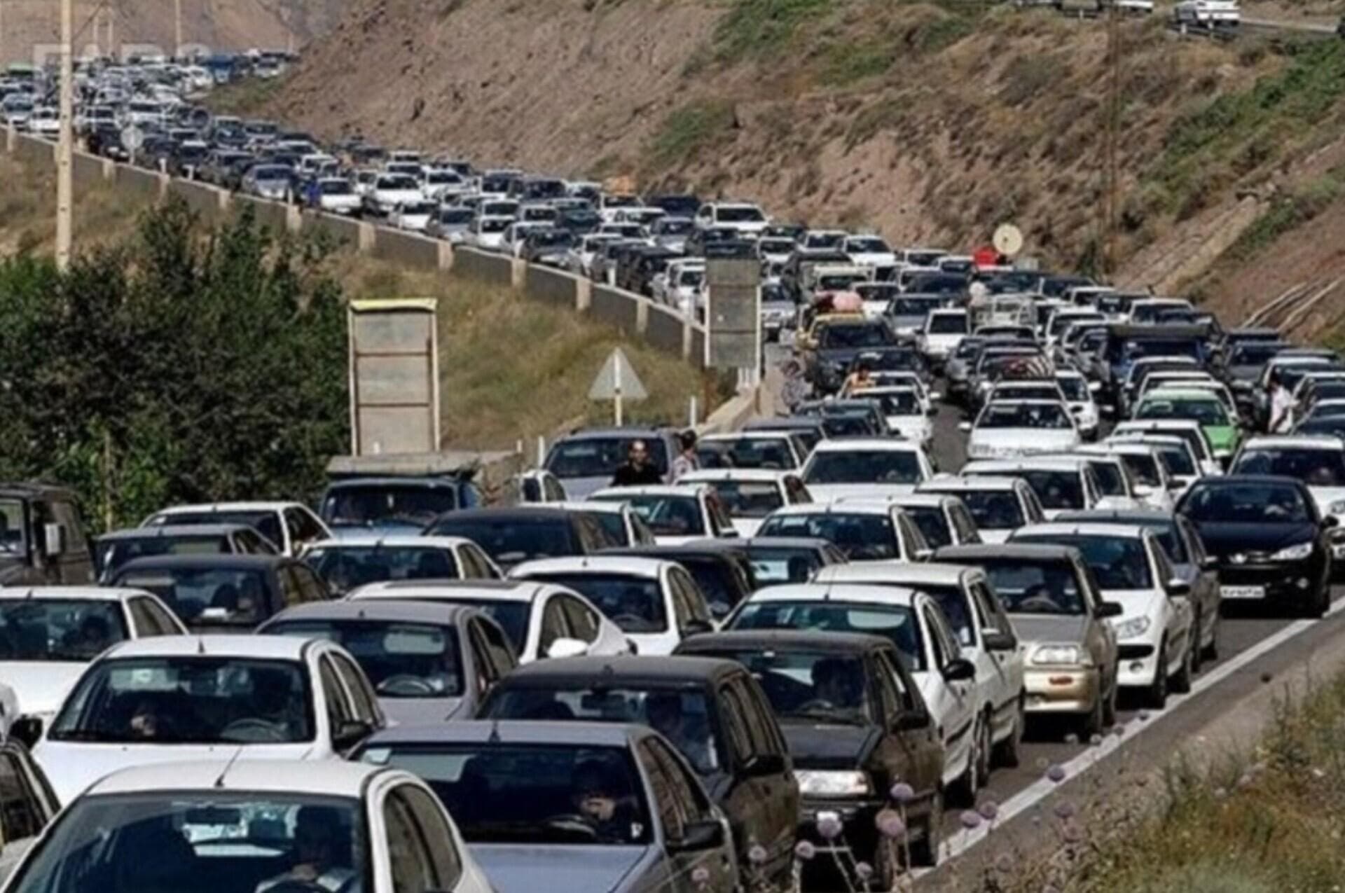 پلیس راه: ترافیک نیمه‌ سنگیین و وزش باد شدید در برخی از محورهای اصلی کشور
