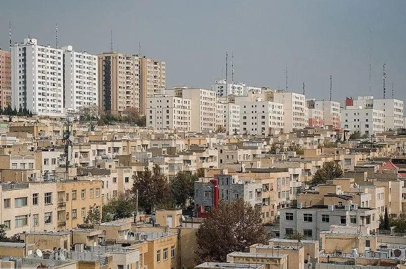 اتحادیه مشاوران املاک: حباب قیمت مسکن تخلیه شده‌/ دیگر شاهد معاملات هیجانی در بازار نیستیم/ جمعیت مولد اقتصادی کاهش پیدا کرده
