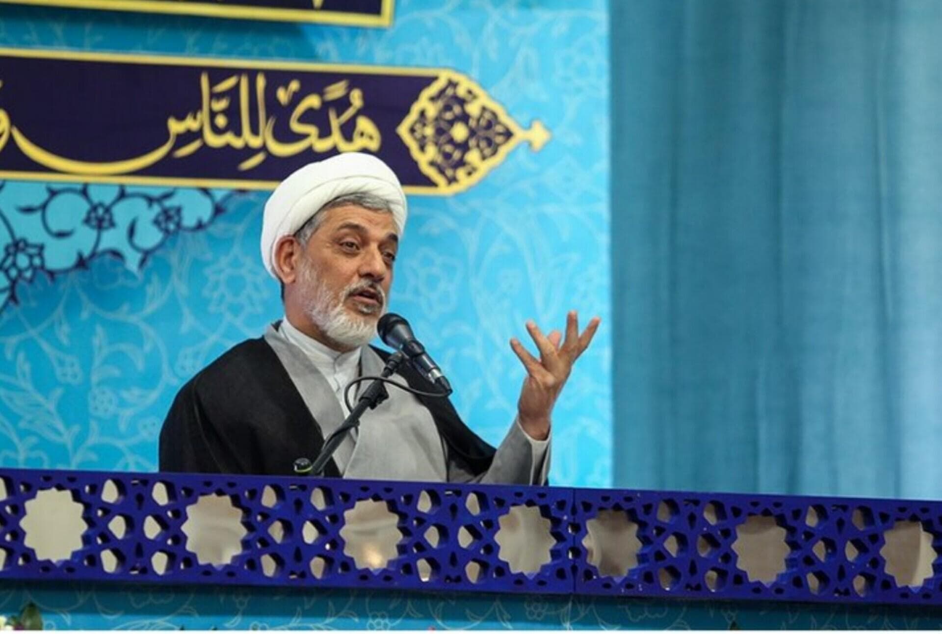 انتقاد رفیعی، کارشناس دائم برنامه سمت خدا، از ضبط برنامه تلویزیونی یک روحانی در کنار قبر «بایزید بسطامی»