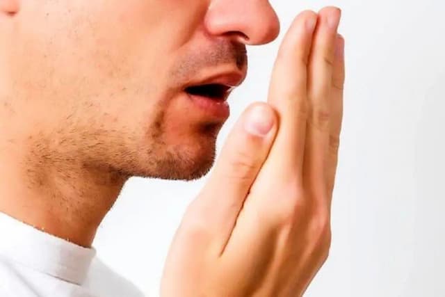 چگونه بوی بد دهان را برطرف کنیم؟