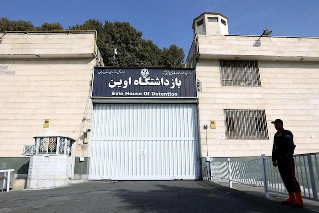 سخنگوی قوه قضائیه: ۱۵ نفر از زندانیان، پس از حمله رژیم صهیونیستی به زندان اوین، متواری هستند/ از این تعداد، ۱۴ نفر دارای پرونده‌های مالی و یک نفر سابقه سرقت دارد