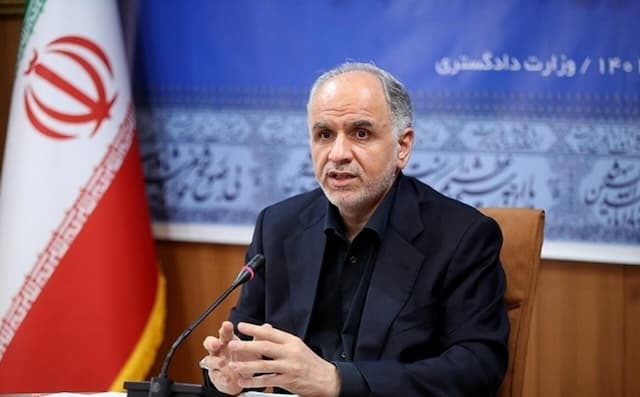 وزیر دادگستری: برنج هندی با قیمت کمتر از ۶۰ هزار تومان موجود است، اما ذائقه مردم بیشتر با برنج پاکستانی سازگار است/ برنج پاکستانی باید حدود ۷۰ هزار تومان عرضه شود، اما در بازار بالای ۱۴۰ هزار تومان فروخته می‌شود که تخلف آشکار است