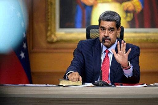 سی‌ان‌ان: ترامپ در حال بررسی انجام حملات نظامی علیه کارتل‌های مواد مخدر فعال در ونزوئلا به عنوان بخشی از راهبرد تضعیف مادورو است / حمله سه‌شنبه به یک قایق مظنون به حمل مواد مخدر آغاز تلاشی در این راه و احتمالاً برکنار کردن مادورو از قدرت بود / دولت ترامپ گام‌هایی برای پیوند دادن مادورو به مأموریت ضد مواد مخدر خود برداشته؛ از جمله برچسب‌زدن به او به‌عنوان «نارکو-تروریست»