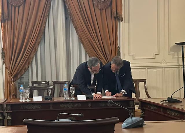گروسی: امروز در قاهره با «عراقچی» برای ازسرگیری فعالیت‌های بازرسی در ایران توافق کردیم/ این گامی مهم در مسیر درست است