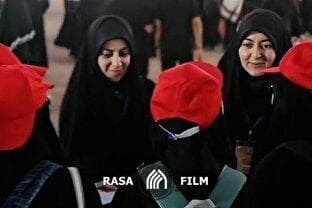 تبلیغ چهره به چهره مبلغین خواهر در راهپیمایی اربعین