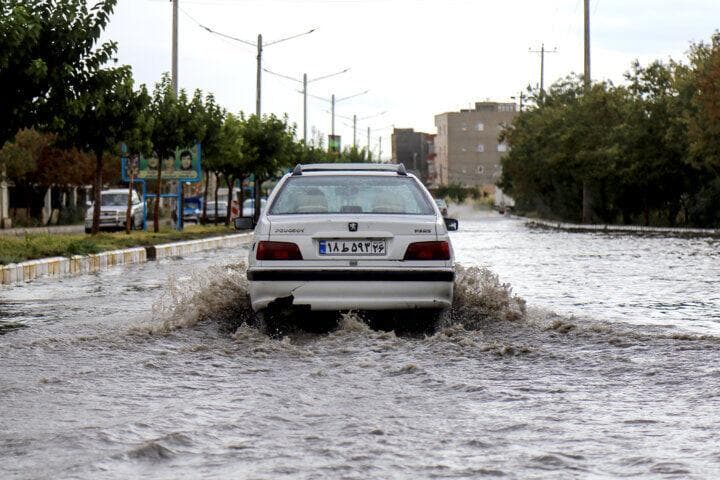 بارندگی، معابر سه شهرستان خراسان‌شمالی را دچار آبگرفتگی کرد
