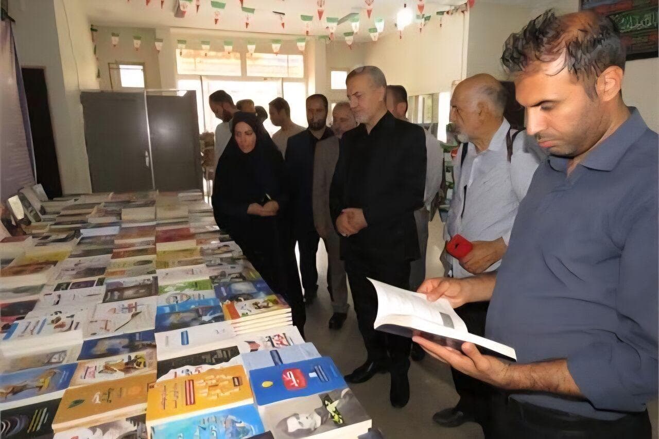 برپایی نمایشگاه کتاب بهارستان با تخفیف ۵۰ درصدی