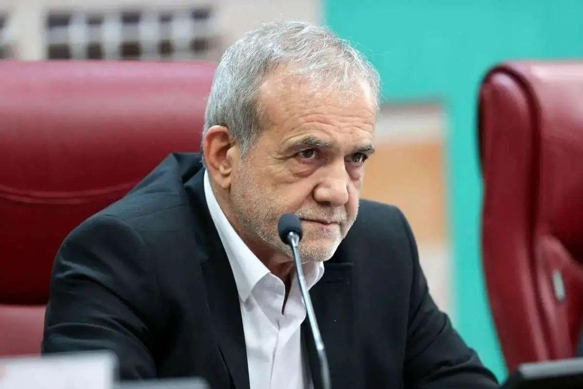 پزشکیان: متأسفانه برخی مدارس تحت عنوان سمپاد و نظایر آن، دانش‌آموزانی را تربیت می‌کنند که بیشتر به فکر مهاجرت هستند، زیرا به آن‌ها آموزش نمی‌دهند که توانایی خود را برای خدمت به ایران به کار بگیرند/ علم زمانی معنا پیدا می‌کند که در راستای رفع مشکلات میهن به کار رود، نه اینکه وسیله‌ای شود برای خدمت به دشمنانی که از دانش ما برای ساخت سلاح بهره می‌برند