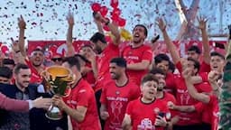 ببینید / لحظه بالابردن کاپ قهرمانی سوپرجام توسط شجاع خلیل‌زاده، کاپیتان تراکتور