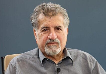 ویدیو / ناصر هادیان، استاد روابط بین الملل دانشگاه تهران: ما ۳۰، ۴۰ سال است که روی لبه زندگی کرده‌ایم؛ مردم می‌خواهند یک زندگی معمولی و نرمال داشته باشند، هر روز بلند نشوند و ببینند که دلار چند شد، جنگ می‌شود یا جنگ نمی شود