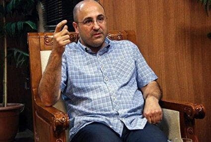 ببینید / عضو هیئت علمی صداوسیما را به آنتن صداوسیما راه ندادند / گیل آبادی: آقایی که آغل آغل می‌گوید [وحید جلیلی]، صد برابر بدتر از آغل را پشت دوربین گفته