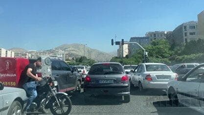پلیس: ۳۷۷ تقاطع تهران تا آذرماه امسال به برق اضطراری مجهز می‌شود / در حال حاضر ۶۷۷ تقاطع برق جایگزین ندارند / ۷۹۰ تقاطع به چراغ‌های راهنمایی اتوماتیک مجهزند؛ ۵۱ تقاطع دارای سامانه برق اضطراری هستند و ۶۲ تقاطع از برق پایدار بهره‌ می‌برند