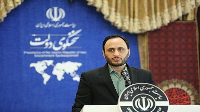 صعود پاسداران حجاب و ایمان به قله ۲۲۶۵ متری هلیله کوه قم