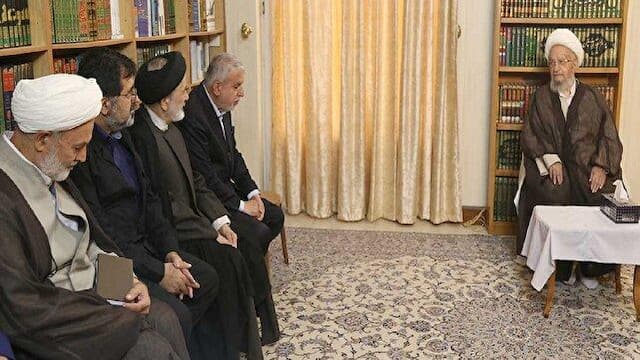 زندگی مردم نباید در فشار باشد