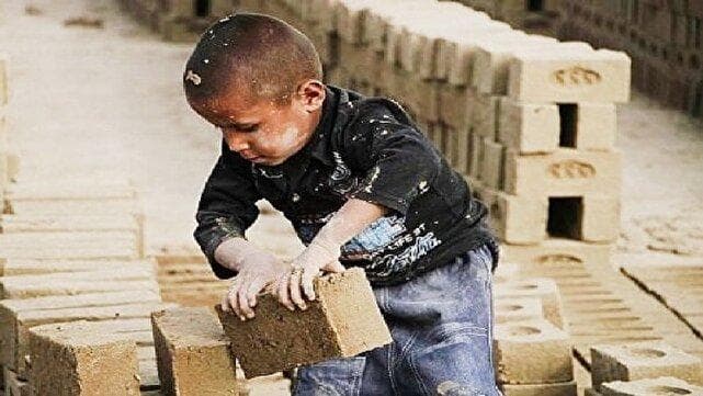 دست های کوچک، بار سنگین؛ واقعیت‌های تلخ کودکان کار در لرستان