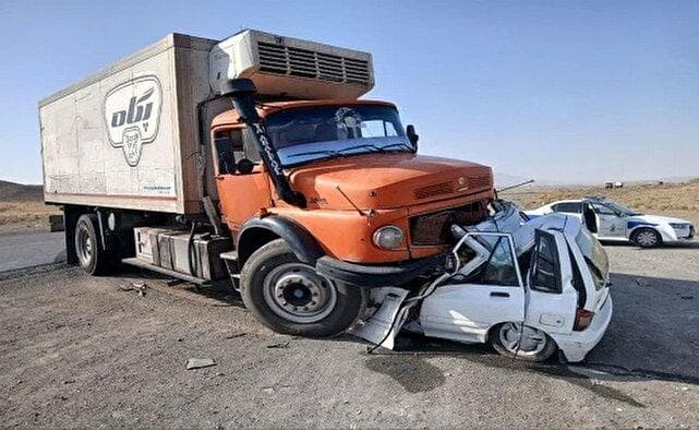 کامیون ها در قم حادثه آفریدند
