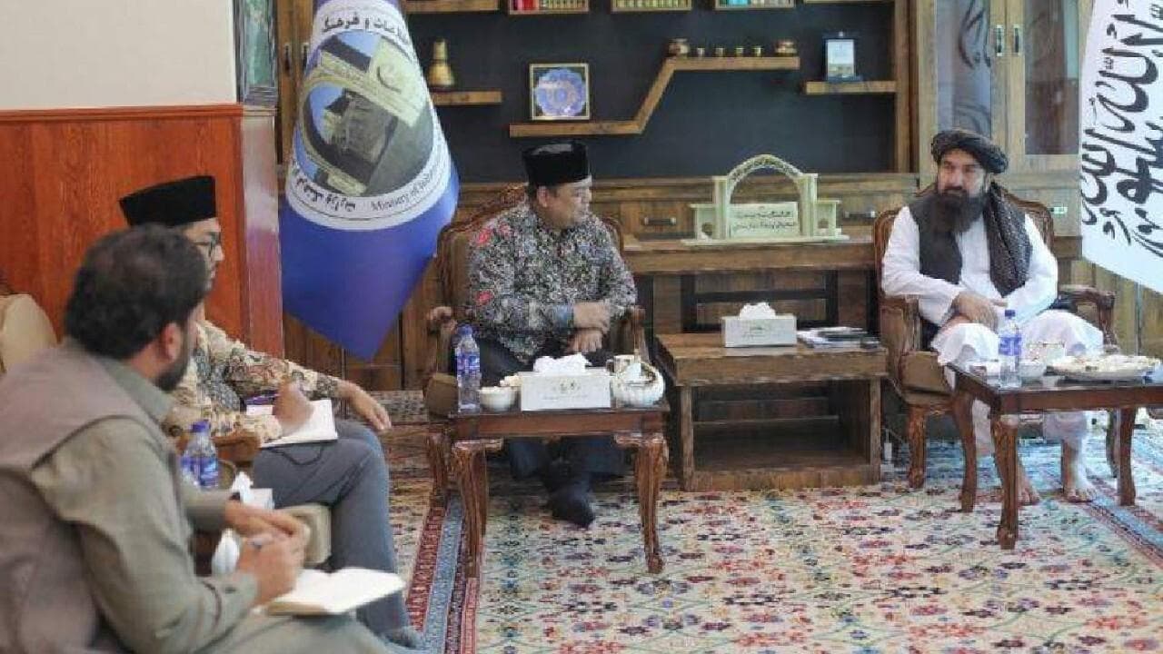 وزیر اطلاعات طالبان با کاردار اندونزی دیدار کرد؛ تأکید بر توسعه روابط فرهنگی