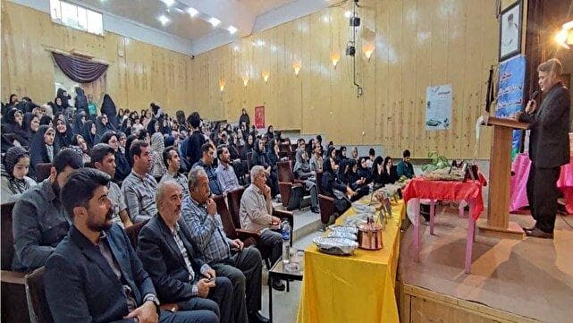 قابی از هنر و سلامت در جشنواره طبخ آبزیان و نمایشگاه دستاورد‌های بانوان در صالح آباد + عکس و فیلم