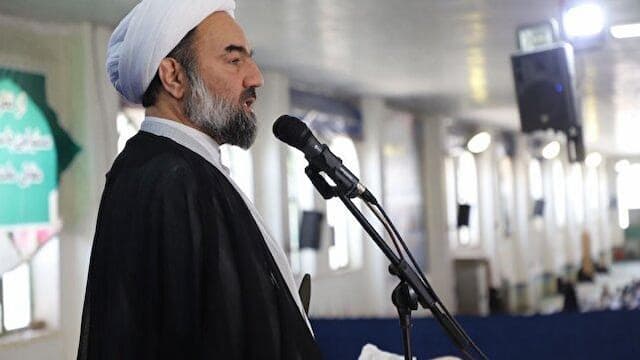 حمله به نیروهای نظامی و امنیتی، تعرض به جامعه است