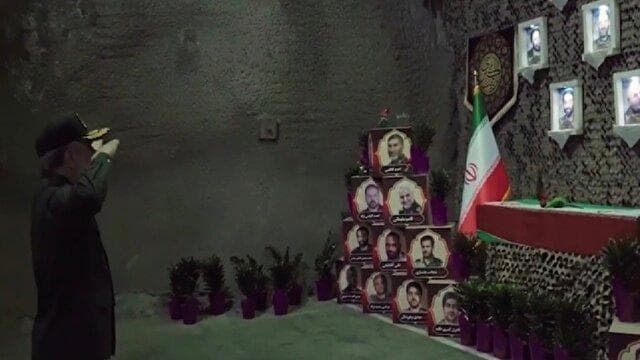 اسماعیل آذر: خدا فرد هتاک به فردوسی را شفا دهد + فیلم
