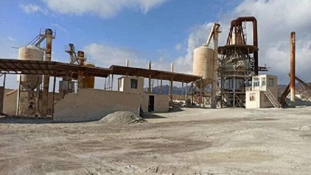کارخانه آهک هیدراته پلدختر در ایستگاه وعده‌ها؛ از اعلام افتتاح در دی‌ماه تا انتظار برای آبان ۱۴۰۴