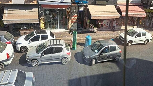 گوشه‌هایی از مشکلات سدمعبر لاستیک فروشان و روکش فروشان خیابان امیرکبیر تهران از زبان شهروندخبرنگار