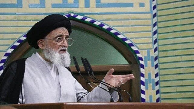 پیروزی انقلاب بر پایه وحدت امت شکل گرفت؛ هوشیاری ملت کلید شکست دشمن