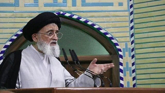 پیروزی انقلاب بر پایه وحدت امت شکل گرفت؛ هوشیاری ملت کلید شکست دشمن
