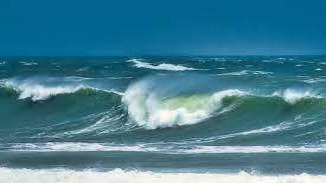 هشدار زرد هواشناسی / وضعیت دریا برای شنا و فعالیت‌های دریایی مناسب نیست