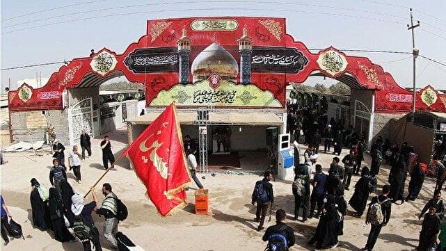 فیلمی از برپایی موکب نوادل المهدی در مسیر نجف به کربلا