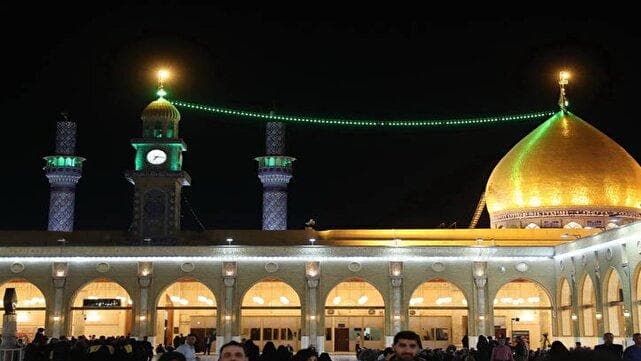 فیلمی از حال مسجد کوفه هنگام اذان مغرب و عشا در آستانه اربعین
