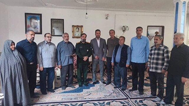 دیدار با خانواده شهدای رسانه نهاوند به مناسبت روز خبرنگار