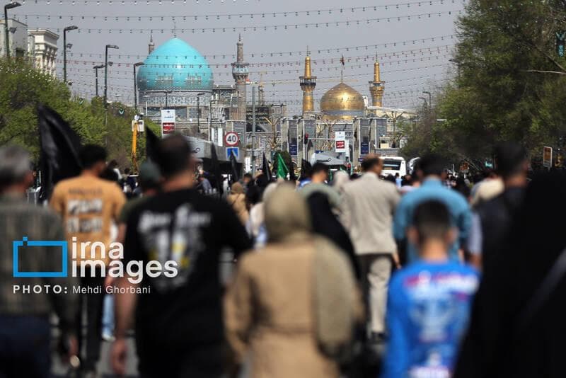 سلام زائران خارجی به بچه‌های امام رضا(ع)