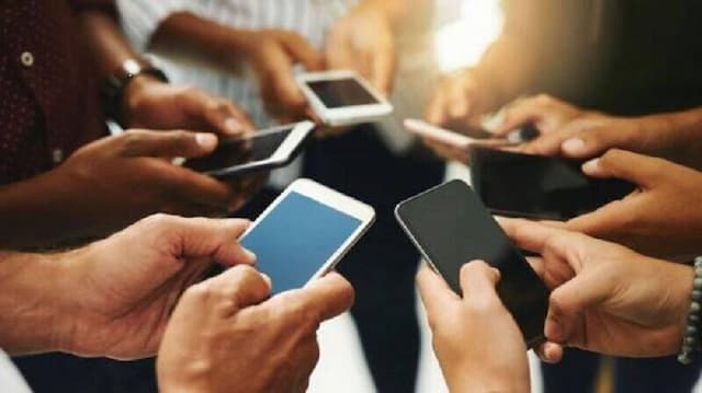 آیا اعتیاد به اینترنت ریشه در کودکی دارد؟