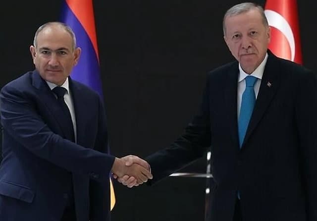 دیدار اردوغان با علی‌اف و پاشینیان در تیانجین چین