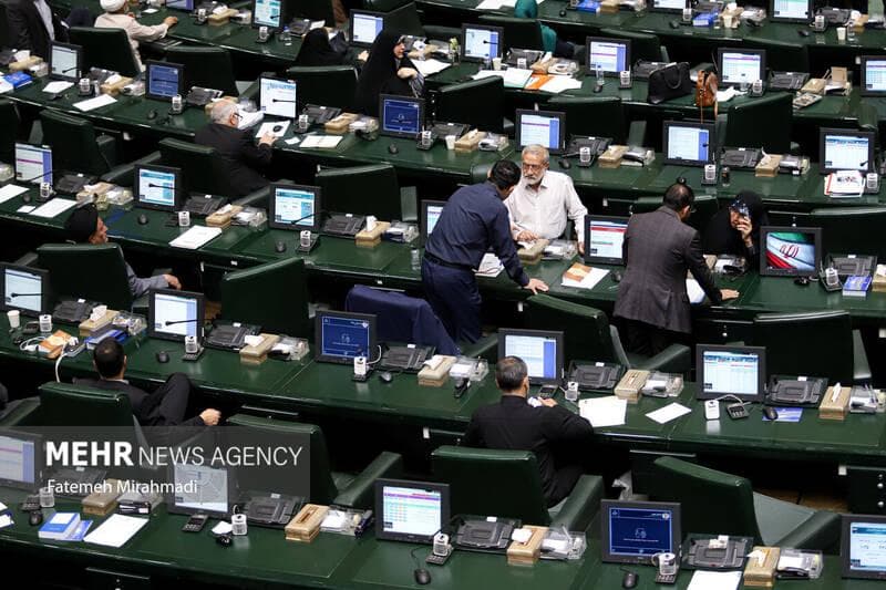 تذکر ۶۰ نماینده مجلس به عراقچی درباره ضرورت خروج ایران از NPT