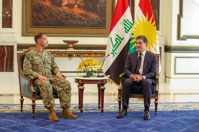 دیدار نیچیروان بارزانی با فرمانده سنتکام