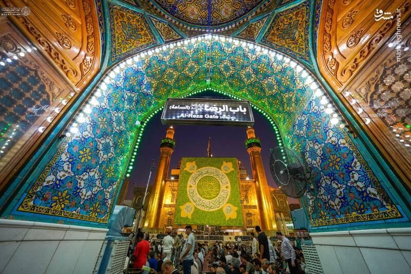 عکس/ نصب کتیبه‌های ولادت پیامبر در حرم امیرالمومنین