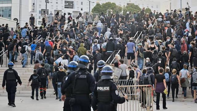 اعتراض‌ها علیه دولت فرانسه با حدود ۲۰۰ بازداشتی/ مکرون با بحران کاهش محبوبیت مواجه شد