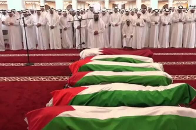 فیلم/ اقامه نماز میت بر شهدای حمله تروریستی به دوحه
