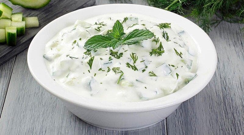با ترفند ماست بندها در خانه ماست سفت و شیرین درست کنید