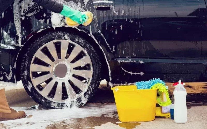 روش‌های شستن ماشین با کمترین میزان مصرف آب