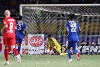 گریه بازیکن استقلال و انتقال هوادار تراکتور به بیمارستان/ سیدورف به ساپینتو دلداری داد+فیلم