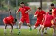 آبی‌ها قد کشیدند، قرمزها سفید شدند! | رقابت متفاوت استقلال و پرسپولیس