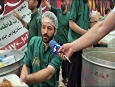 خدمات رسانی قشرهای مختلف مردم در موکب های اربعین